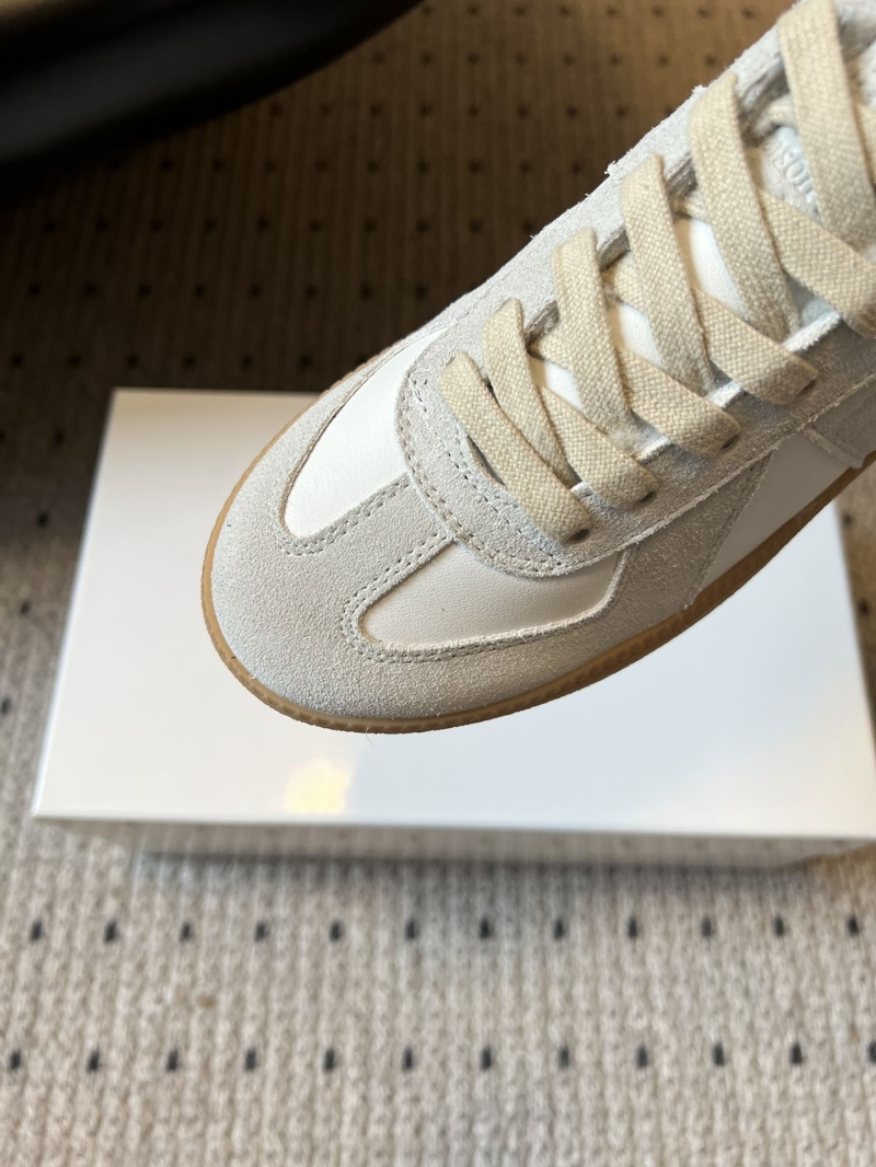 Ce1i*e boots
